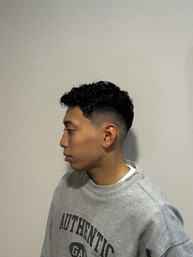 ジェイソンバーバー 2nd(JASON BARBER) 海外風になれるフリンジパーマ