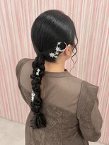 ベルグロー 北新地(BELLEGROW)&nbsp;月と星飾りの編み込みヘア｜梅田・北新地ヘアセット