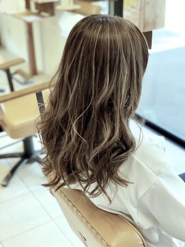 ヘアメイク バレッタ(HAIRMAKE VALETTA) 立体感たっぷりのハイライトカラースタイル！人気No1