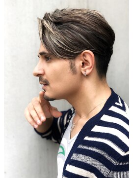 トルネード(TORNADO) 外国人風ツーブロックハイライト