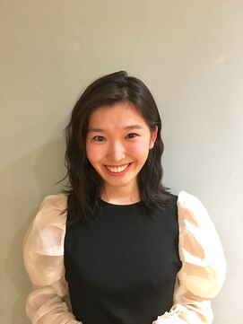 トレパルッキエーレサカイ(tre parrucchiere sakai) ［-tre-］オリーブアッシュ ロブ　イルミナカラー