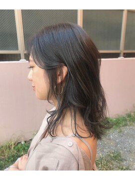 ハグ 横浜(HUG) アッシュグレージュ×ミディアムレイヤー