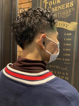 フォーコーナーズ(Four Corners) ☆ロースキンフェード☆