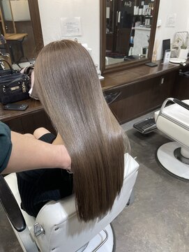 ムーブ(Moob) ツヤ感落ち着き感のあるグレージュカラー×髪質改善【別府】