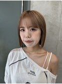ミニボブ　ハイトーンボブ　ピンクベージュ