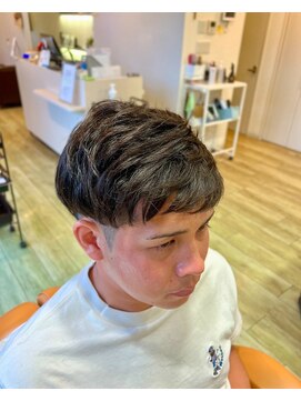 トコトコボーイ(TOCOTOCOBOY) 綺麗な束感レイヤーボブ