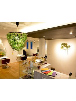 《白を基調をしたリラックス空間が好評♪》ゆったりとした上質空間でハイクオリティな技術をお届けします＊