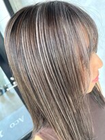 アコ(Aco)&nbsp;上品ハイライト/細めハイライト/ペールベージュ