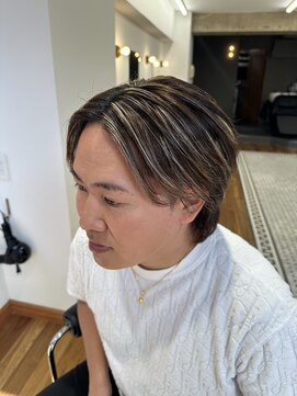 ザデイトウキョウ 表参道 青山(THE DAY TOKYO) MEN'S HAIR/金メッシュ/センターパート/大人メンズ/表参道駅