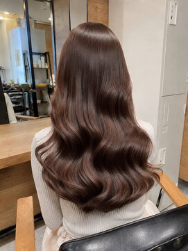 ラックスビーギャラリー なんば駅前店(LUXBE GALLERY) 髪質改善 艶チョコレートブラウン ゆるふわ巻きロング