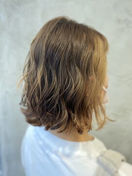 ローレン(Loren) 大人可愛い小顔丸みショートボブ黒髪20代30代40代