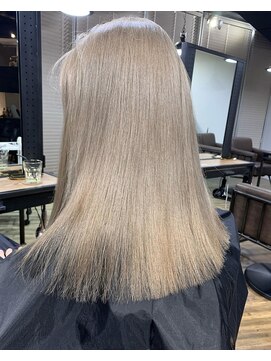 アルカナ 明治神宮前原宿(ARCANA) ブロンドベージュ　ミルクティーブロンド　hiro