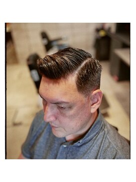 フランクスバーバー アンド ビアークラブ(FRANK'S BARBER and BEER CLUB) サイドグラデーションサイドパートバーバースタイルL