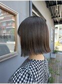 切りっぱなし×オリーブグレージュ