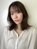 オリーブベージュくびれレイヤー大人ミディアム
