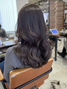 リス バイ ソヨン(Lis by SOYON) ロングレイヤー/グレーベージュ/アッシュグレー/小顔顔周り