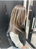 ハイライトカラーミルクティーベージュレイヤーカット