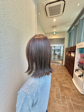 エルサフィロ ヨドヤバシ(el zafiro yodoyabashi) 【el zafiro yodoyabashi】グレージュ外ハネスタイル