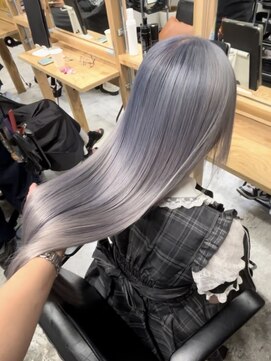 冬に似合わせる寒色カラー◎