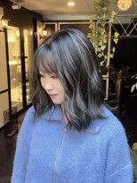 シファー(～Cifer)&nbsp;【新丸子】大人ミディアムシルバーハイライト重ためボブ