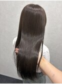 オリーブベージュ