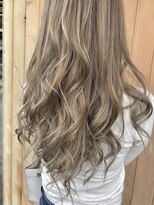 ラニカ ヘアーデザイン(Lanica hair design) milkybeigecolorの外国人風ロングヘア