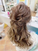 ヘアセットサロン アッシュ 神戸三宮(Ash) 動きのあるハーフアップ