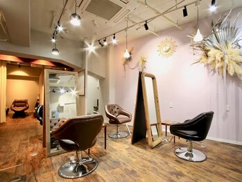 アンダー ガーデン(Under Garden hair&spa)の写真/【上本町/谷町/鶴橋】こだわりの空間と癒されるメニューでワンランク上のサロンタイムを♪