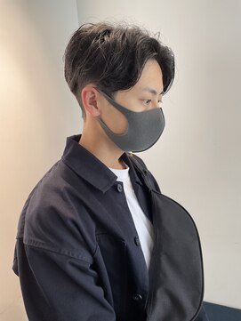 トレス(TRESS) メンズ刈り上げマッシュ センターパート 黒髪