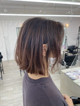 ケーオーエスピンク(K O S pink) 切りっぱなしボブ×くすみベージュ