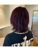 ワインレッド × ミディアムボブ