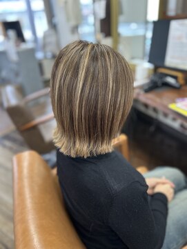 アート(art) 白髪ぼかしハイライト×ベージュカラー