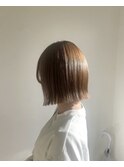 切りっぱなしボブ×ベージュカラー