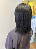 ぷつんと大人長めボブ、ダークグレーカラー