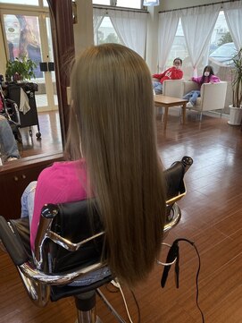 クララ スズカセントラル(CLALA Suzuka central) 縮毛