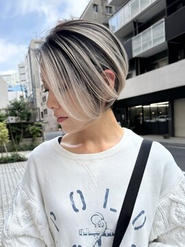 ヌエン 渋谷(NU/EN) 夏のトレンド外国人風コントラストバレイヤージュとショートボブ