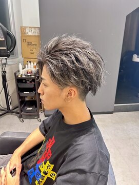 メンズサロン キング 心斎橋店(Men’s salon K!ng) ホワイトメッシュ/ツイスト/ツイスパ/パーマ/メンズ/眉毛/心斎橋