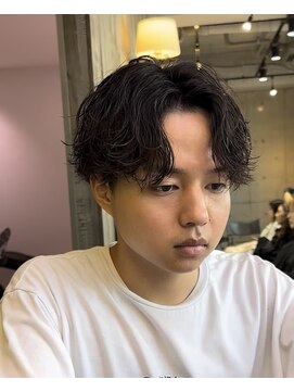 ロロネー 池田(Lolonois) センターパート波巻きパーマシャドウパーマ刈り上げ韓国ヘア