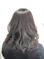 フェリシータ 緑地公園店(felicita)&nbsp;重く見え過ぎない暗髪アッシュ＠ウェービーロング