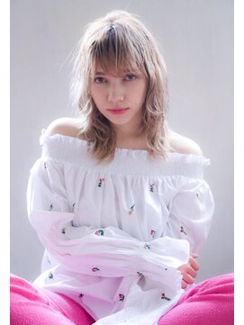 テイラー(Taylor) [Taylor] 大人可愛いニュアンスカールxアイスベージュ