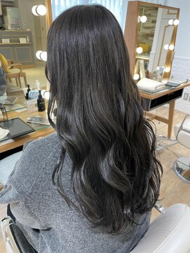 ネオリーブ チロル 横浜西口店(Neolive CiroL.) 職場OK透明感グレー