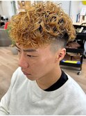 スペインカールツイストパーマフェードツーブロックメンズパーマ