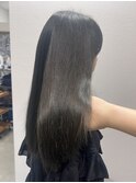 オリーブグレージュ