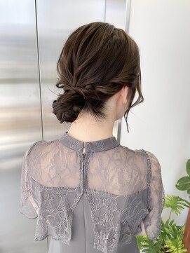 ソピ バイ インビテーション(sopi by invitation) シニヨンアレンジ 結婚式アレンジ　アップアレンジ☆