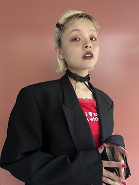 ナル(nalu.) ブロンド/切りっぱなしボブ/ヘアアレンジ