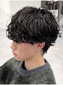 黒髪シャドウパーマショートマッシュミニウルフツーブロック韓国