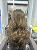 レイヤーカット×ヘーゼルベージュ