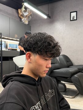 リッチブランドアンドコー(Rich Brand&Co) スペインカールスパイラルパーマツイストパーマフェード短髪