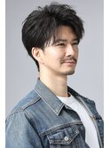ツーブロ刈り上げ大人カキアゲパーマ横顔決まる30代男性