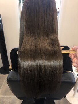 アールサロン アオヤマ(Rr SALON AOYAMA) プラチナミネコラストレート